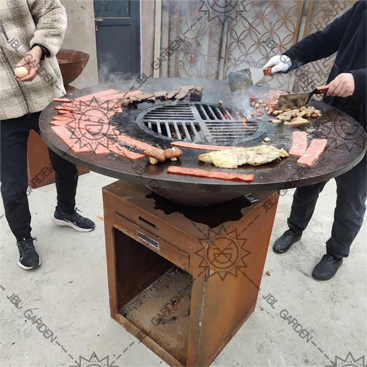 باربیکیو بزرگ چوبی