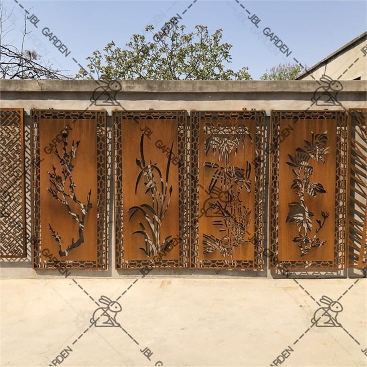 Screen Panels With Chrysanthemum Design