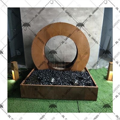 آبنماهای باغ برای دکوراسیون فضای باز