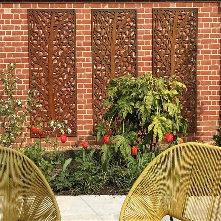 حصار فولادی برای باغ