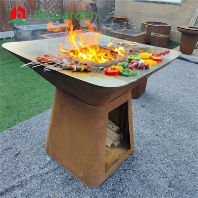 میز باربیکیو زغالی چوبی در فضای باز