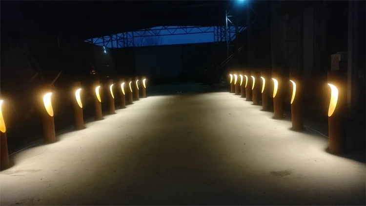 Decorative Corten Steel LED Bollard Light Round Column Landscape Lamp suppliers