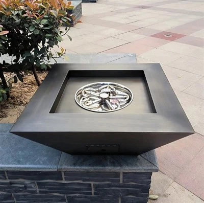 گودال آتش سیاه با آبشار