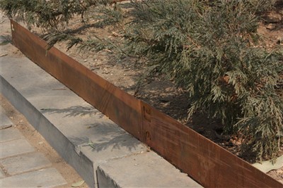 لبه های محوطه سازی سفارشی کورتن فولادی برای کنترل مرزهای باغ بادوام