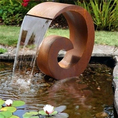 آبشار زنگ زده باغ فولادی